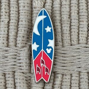 DISNEY 2018 Sorcerer Mickey Surfboard Pin